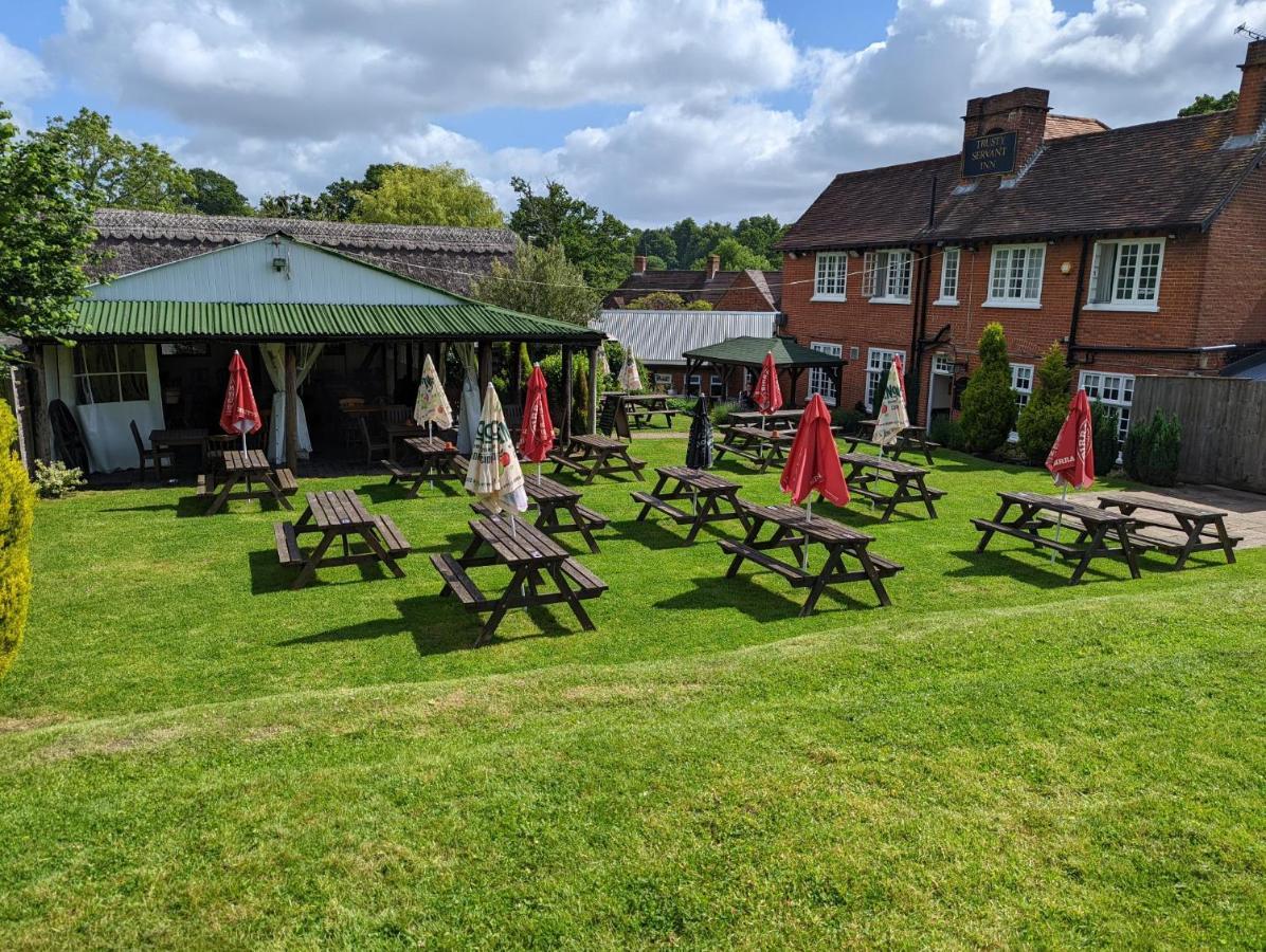The Trusty Servant Inn Lyndhurst Kültér fotó